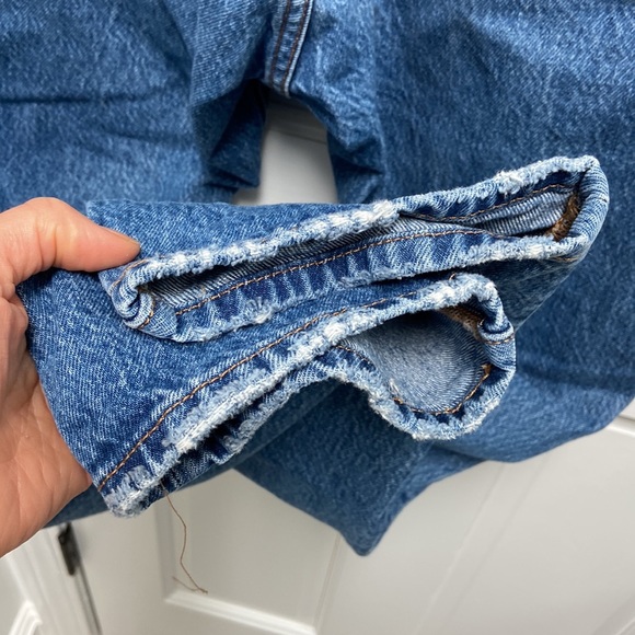 LEVIS STRAIGHT HIGH RISE JEANS - Size 26/30 - EUC - Picture 4 of 8